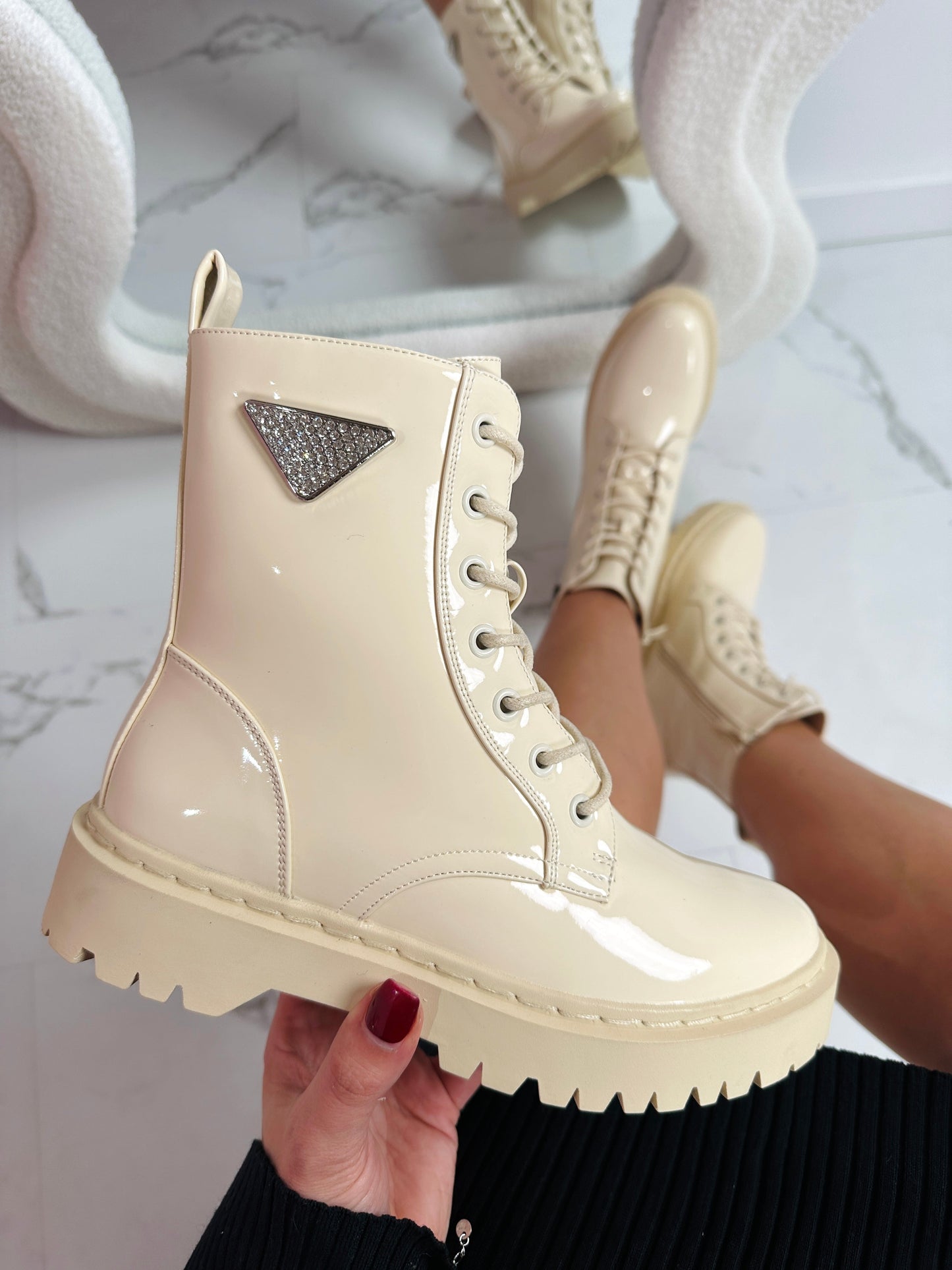 Sofia® | Shiny beige boots