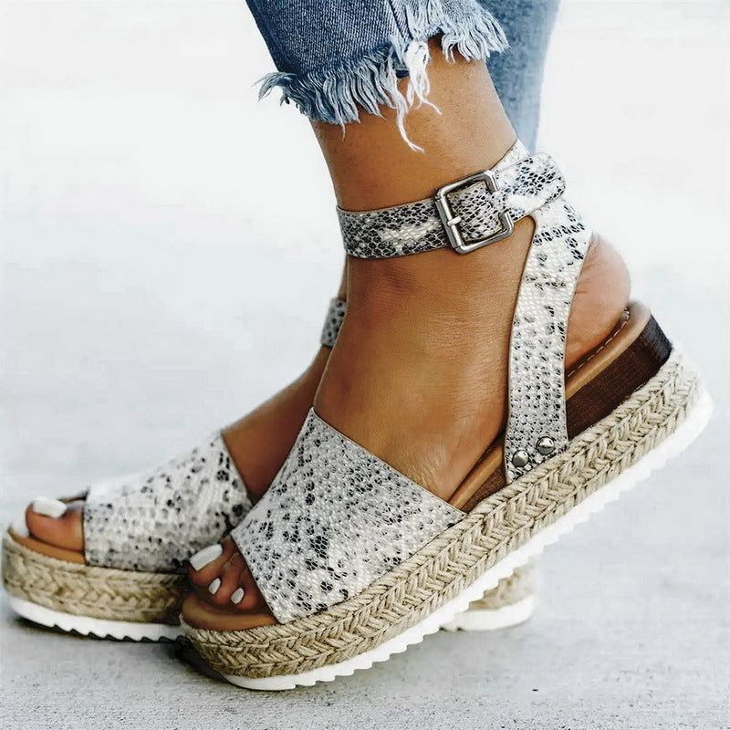 Pełne Wdzięku Ortopedyczne Sandały w Nowoczesnym Stylu