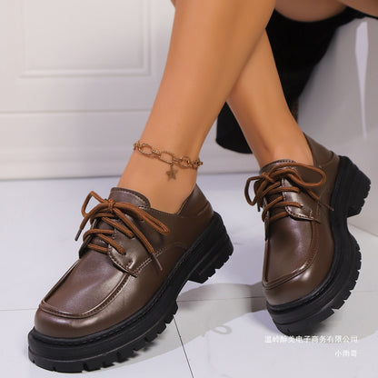 Eleganckie Ortopedyczne Buty z Unikalnym Wzorem
