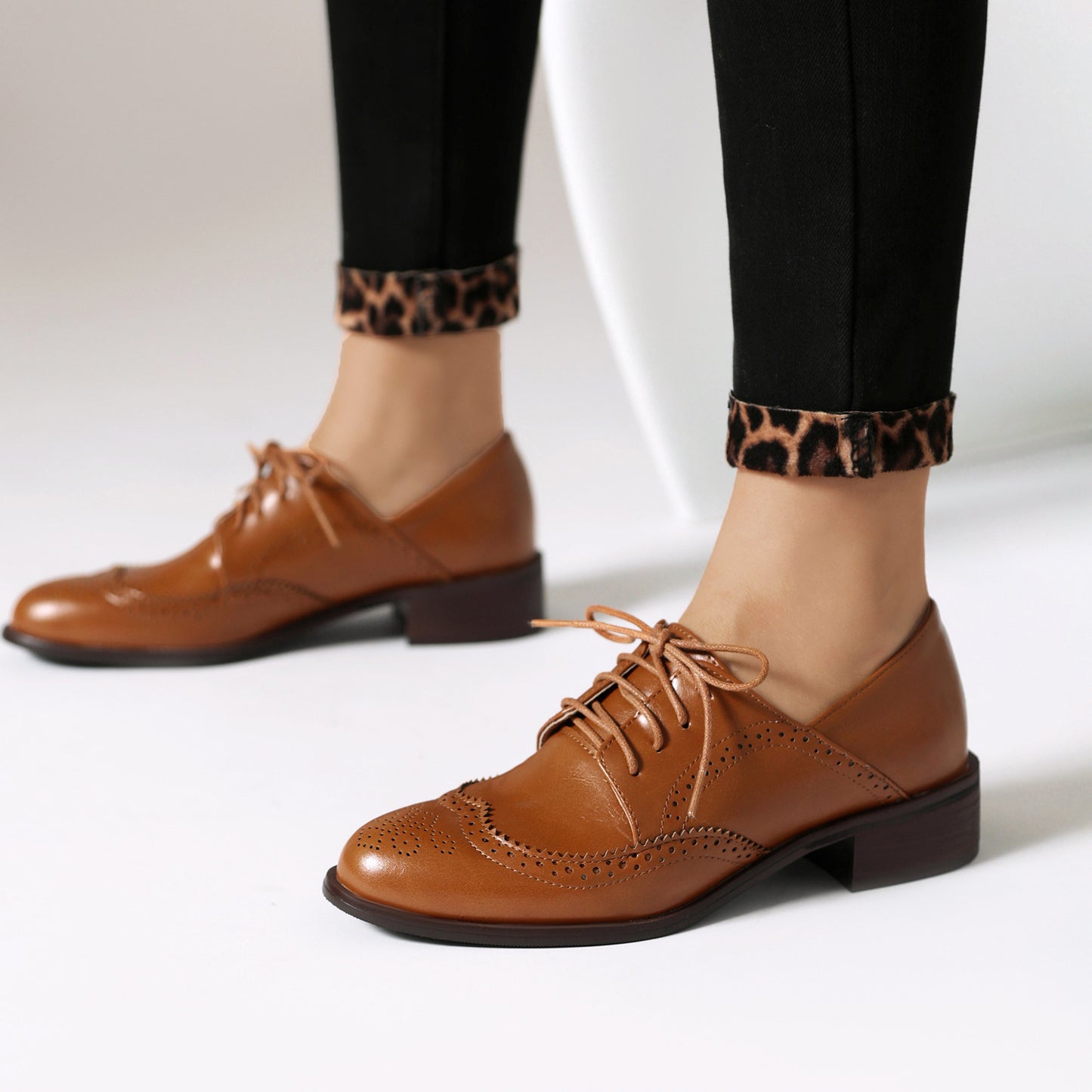 Eleganckie Ortopedyczne Buty z Unikalnym Wzorem