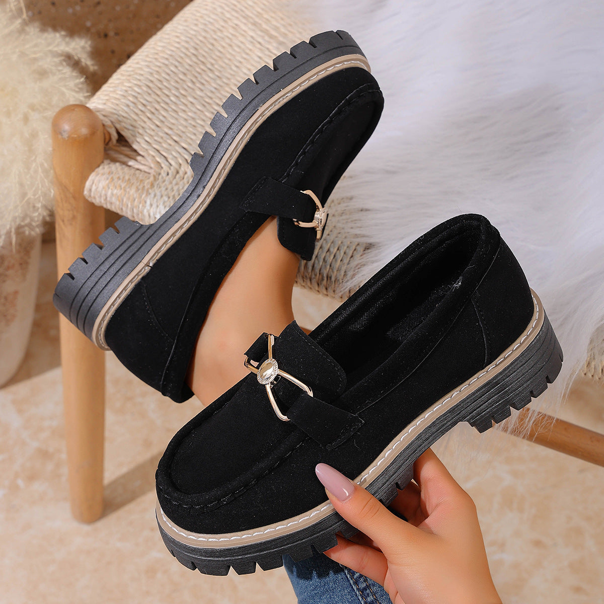 Eleganckie Ortopedyczne Buty z Unikalnym Wzorem