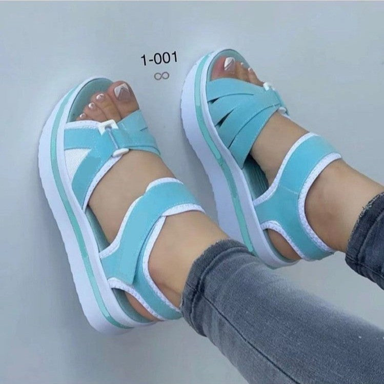Pięknie Wykonane Ortopedyczne Sandały