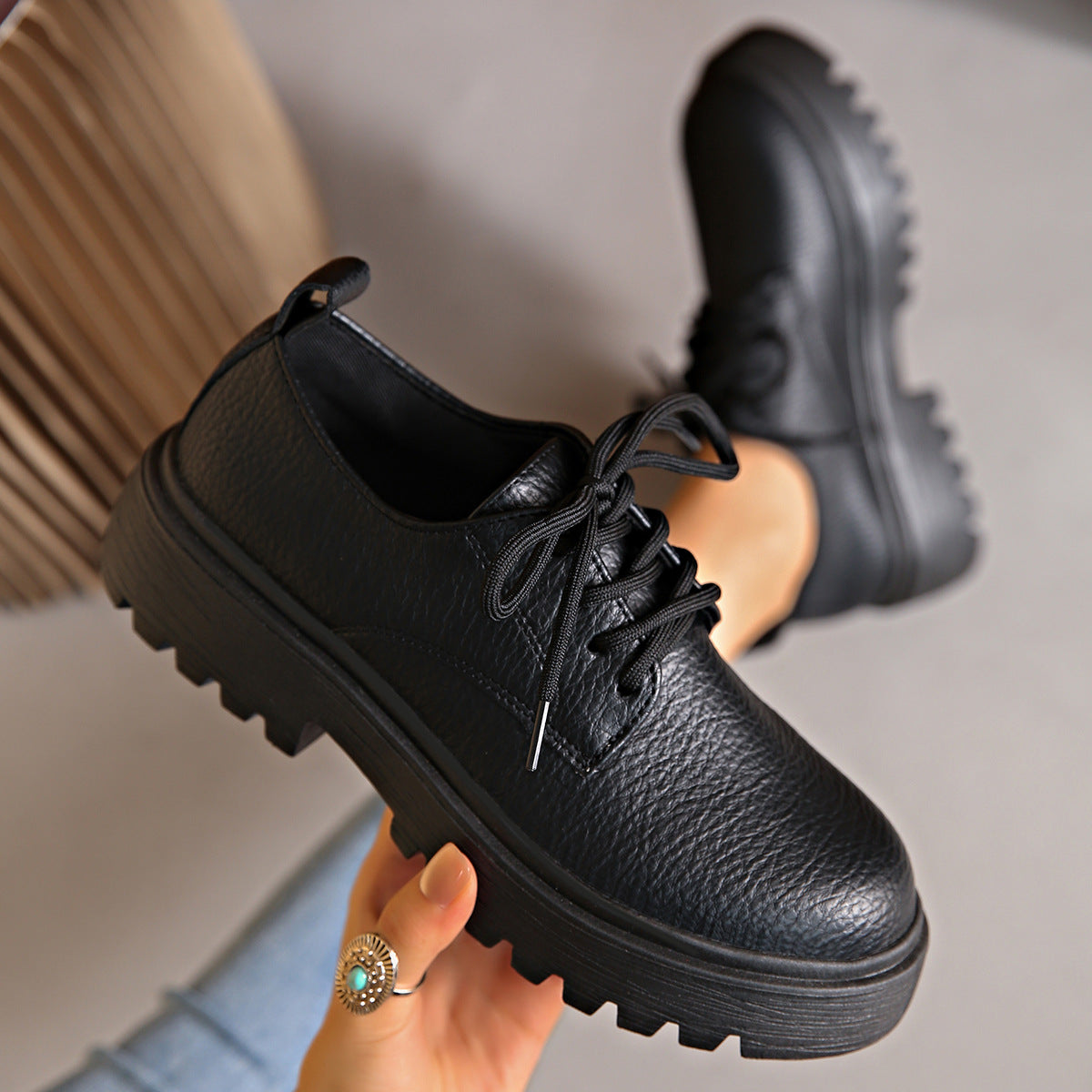 Klasyczne Ortopedyczne Buty w Ponadczasowym Stylu