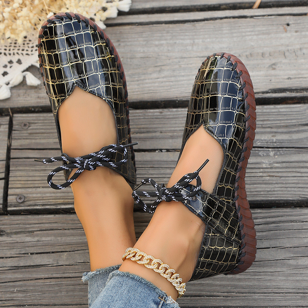 Eleganckie Ortopedyczne Buty z Unikalnym Wzorem
