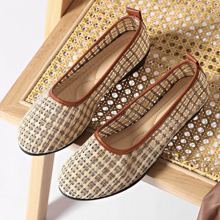 Eleganckie Ortopedyczne Buty z Unikalnym Wzorem