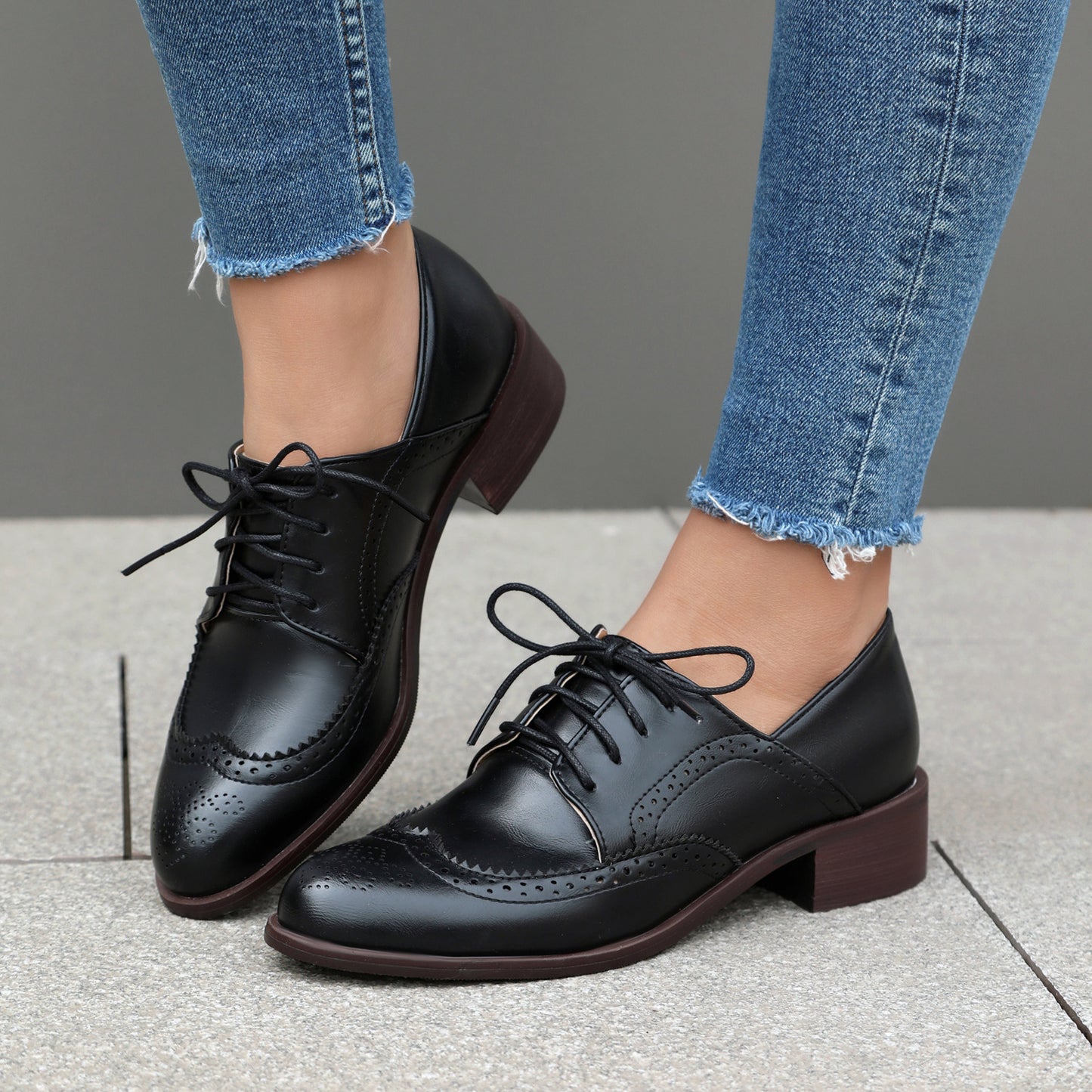 Eleganckie Ortopedyczne Buty z Unikalnym Wzorem