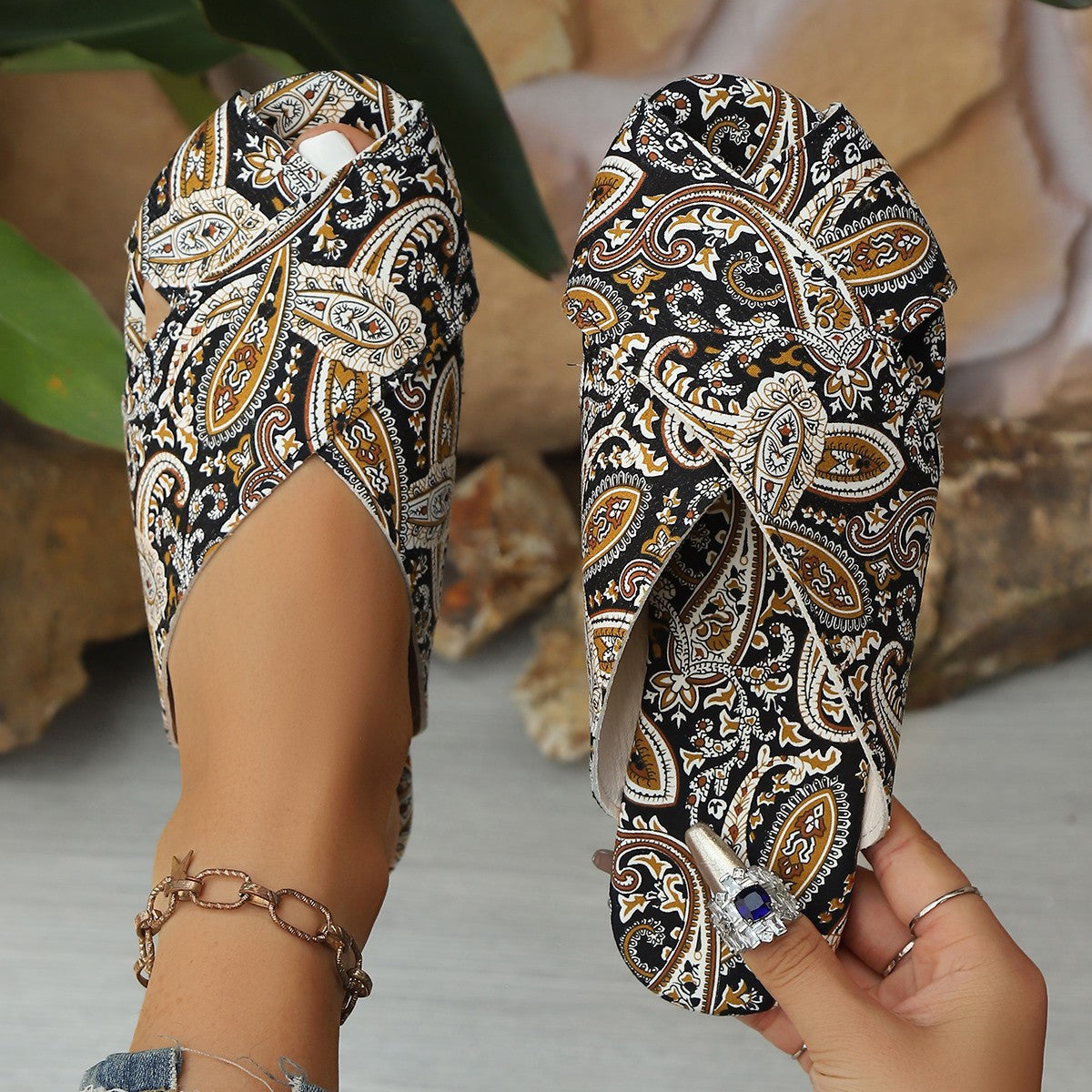 Eleganckie Ortopedyczne Buty z Unikalnym Wzorem