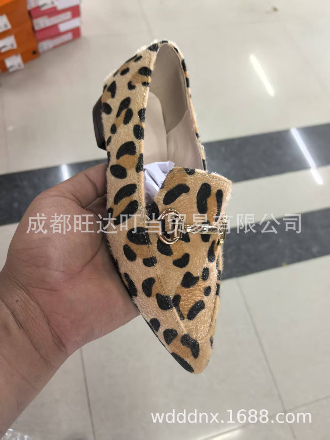 Eleganckie Ortopedyczne Buty z Unikalnym Wzorem