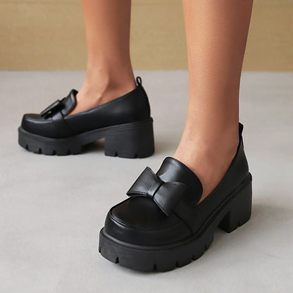 Eleganckie Ortopedyczne Buty z Unikalnym Wzorem