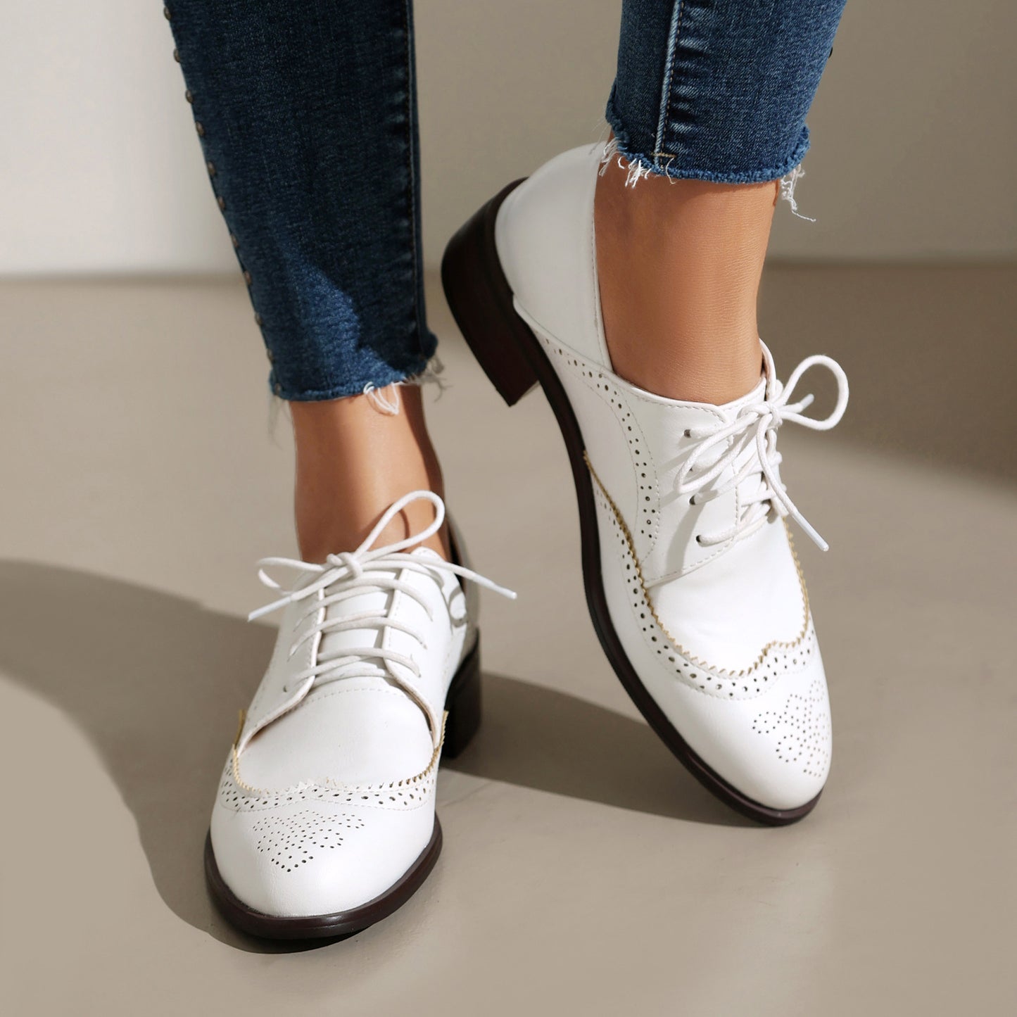 Eleganckie Ortopedyczne Buty z Unikalnym Wzorem