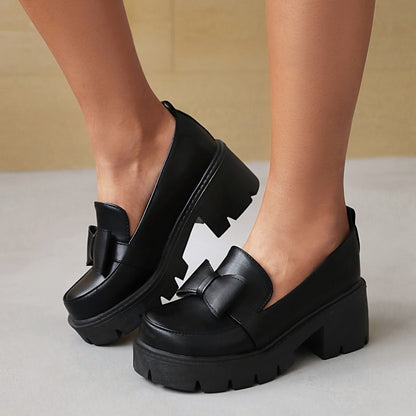 Eleganckie Ortopedyczne Buty z Unikalnym Wzorem