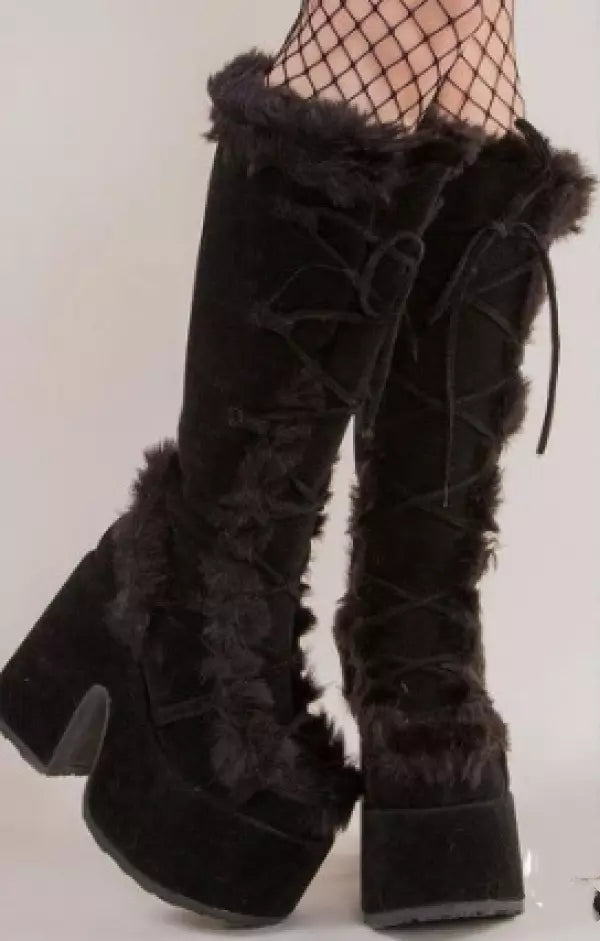 Pięknie Wykonane Ortopedyczne Kozaki